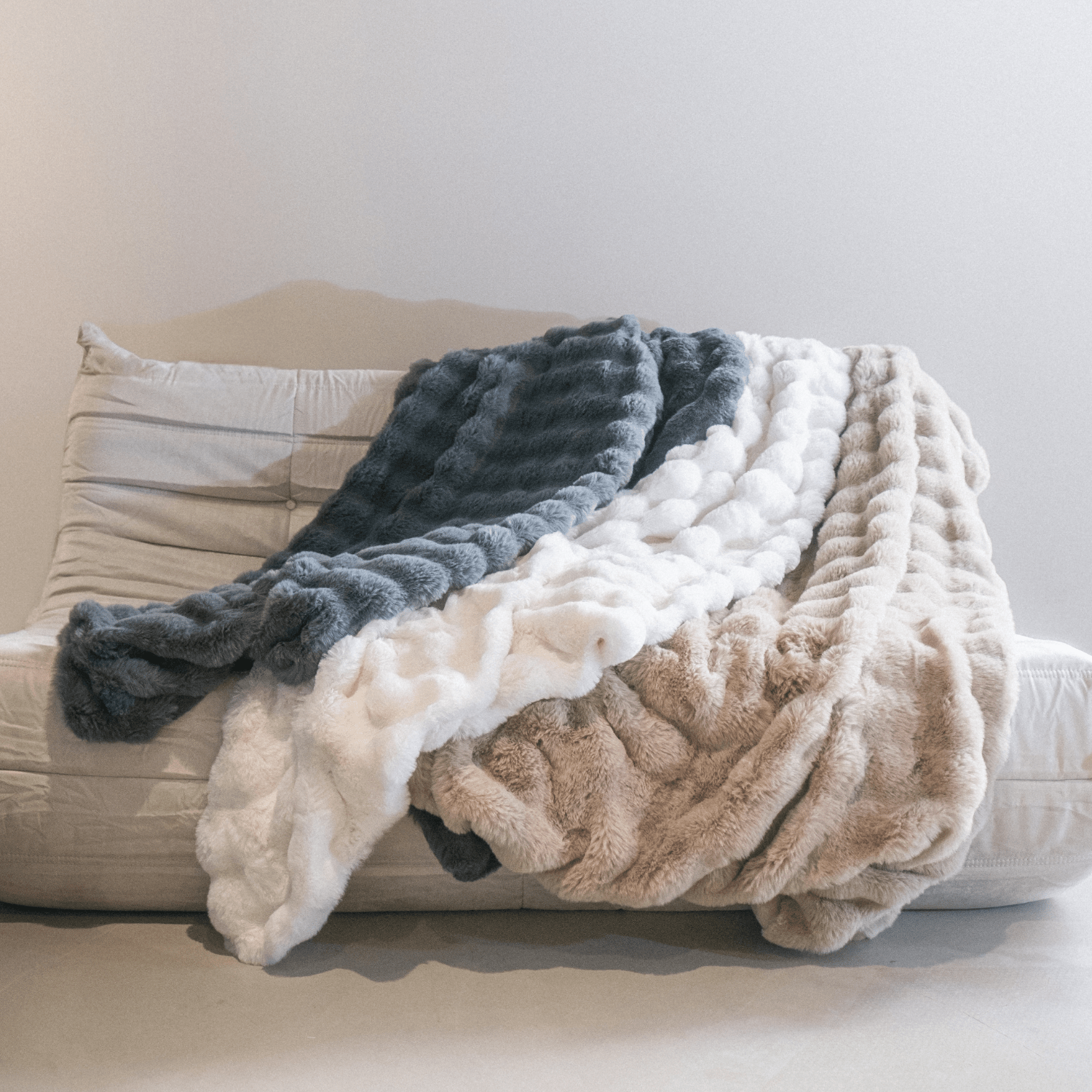 Accessory - Capasa Alpine Faux Fur Blanket - MC - Mario Capasa