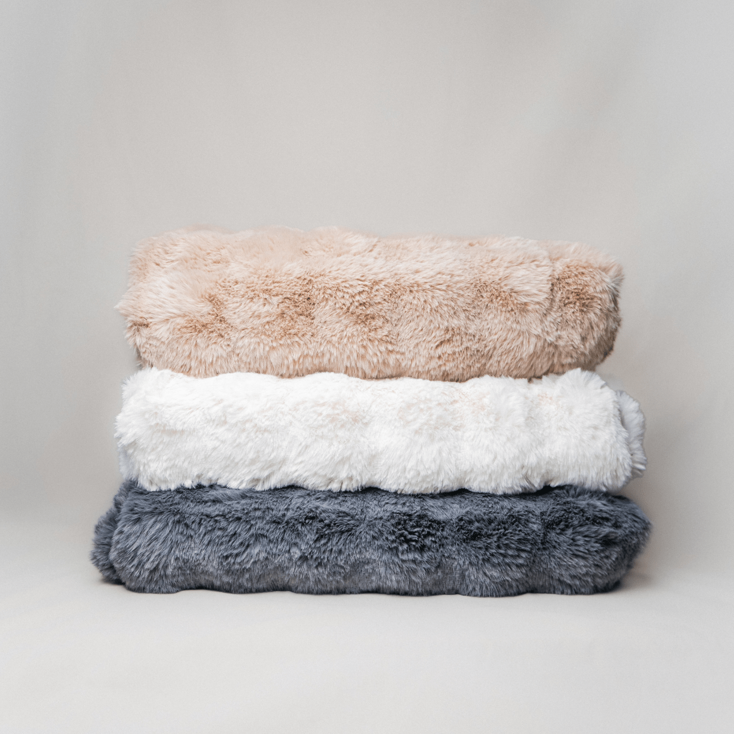 Accessory - Capasa Alpine Faux Fur Blanket - MC - Mario Capasa